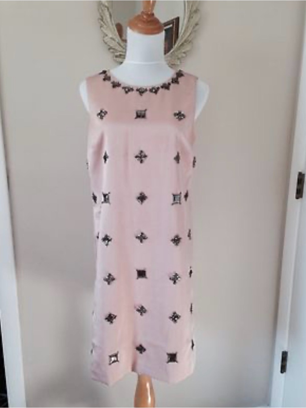 Ann Taylor Pink elegant Midi Dress with Black Embellished Motifs